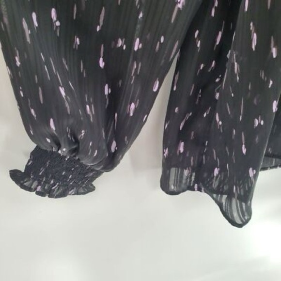 Simply Vera Black and White Blouse - Picture 5 of 9